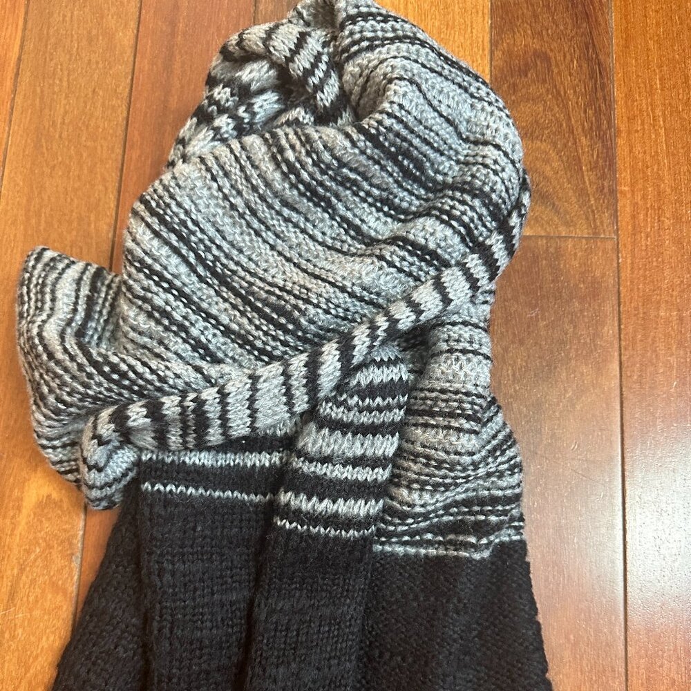 Calvin Klein Black and Gray Wool Scarf - very soft